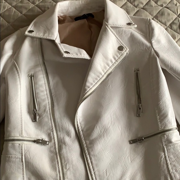 Beautiful white leather jacket - Picture 2 of 6
